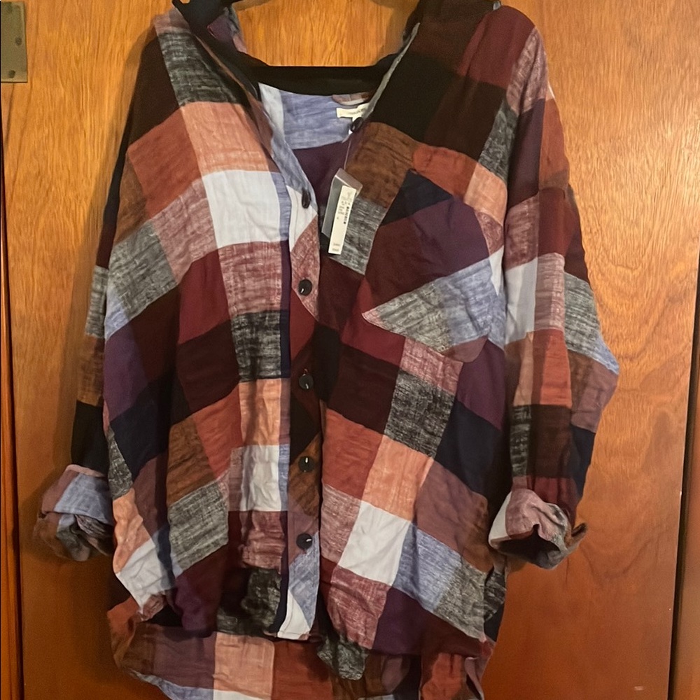 Plaid Button-Up Shirt in Multicolor with hood